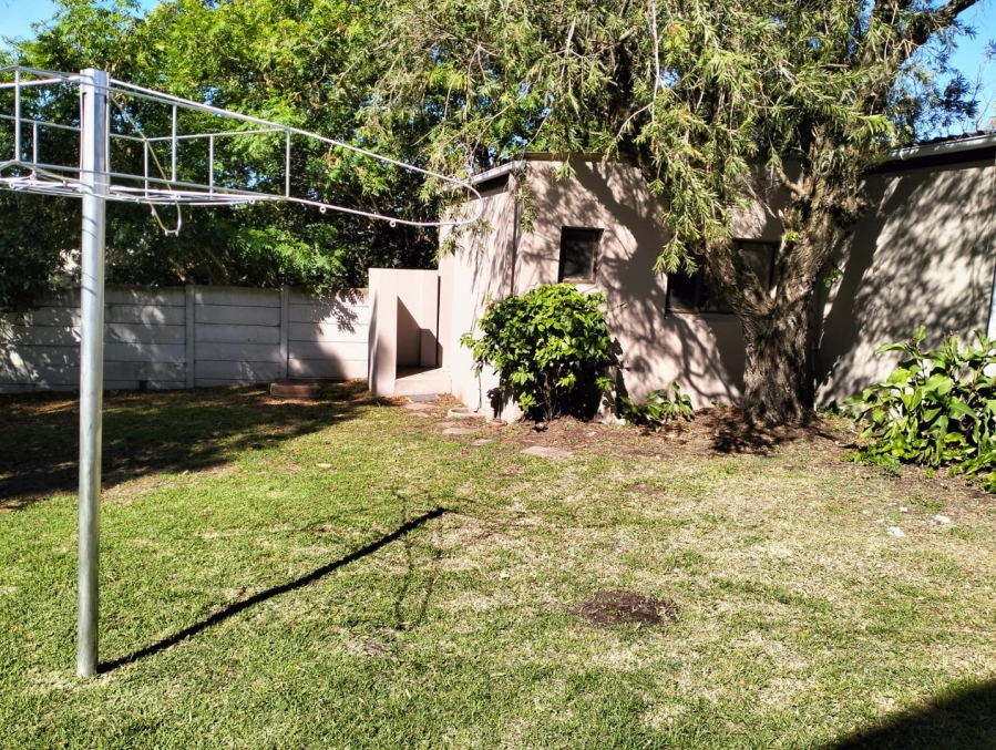 5 Bedroom Property for Sale in Sunnyridge Eastern Cape